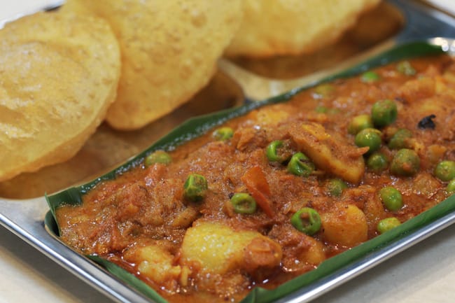 Aloo Kurma Puri - Marathi Recipe