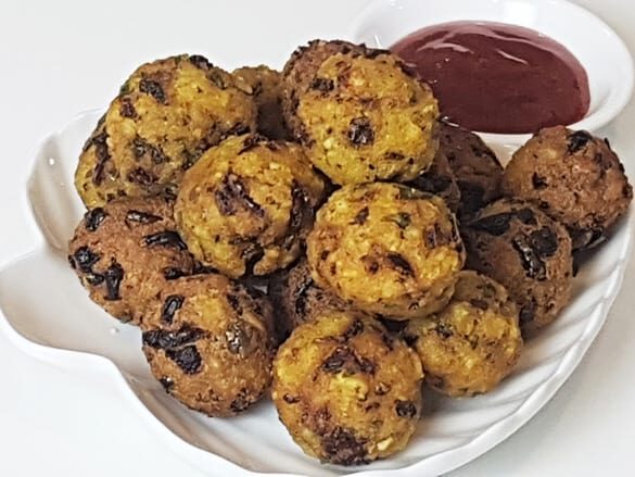 Crispy Poha Vade - Marathi Recipe