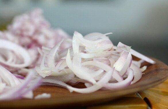 How to Cut Onion - Marathi Recipe