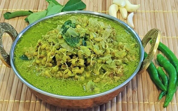 Matakichi Rassa Bhaji - Marathi Recipe