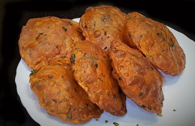Methi Tomato Poori - Hindi Recipe