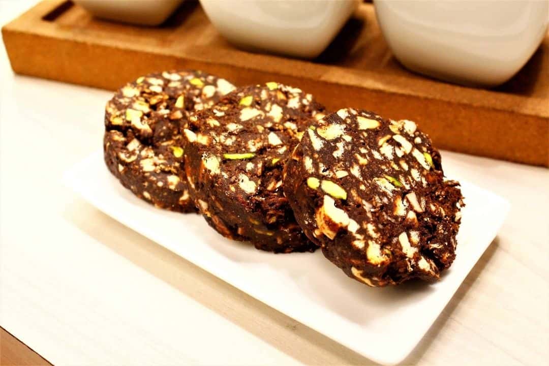 No Bake Chocolate Biscuit Cake - Marathi Recipe