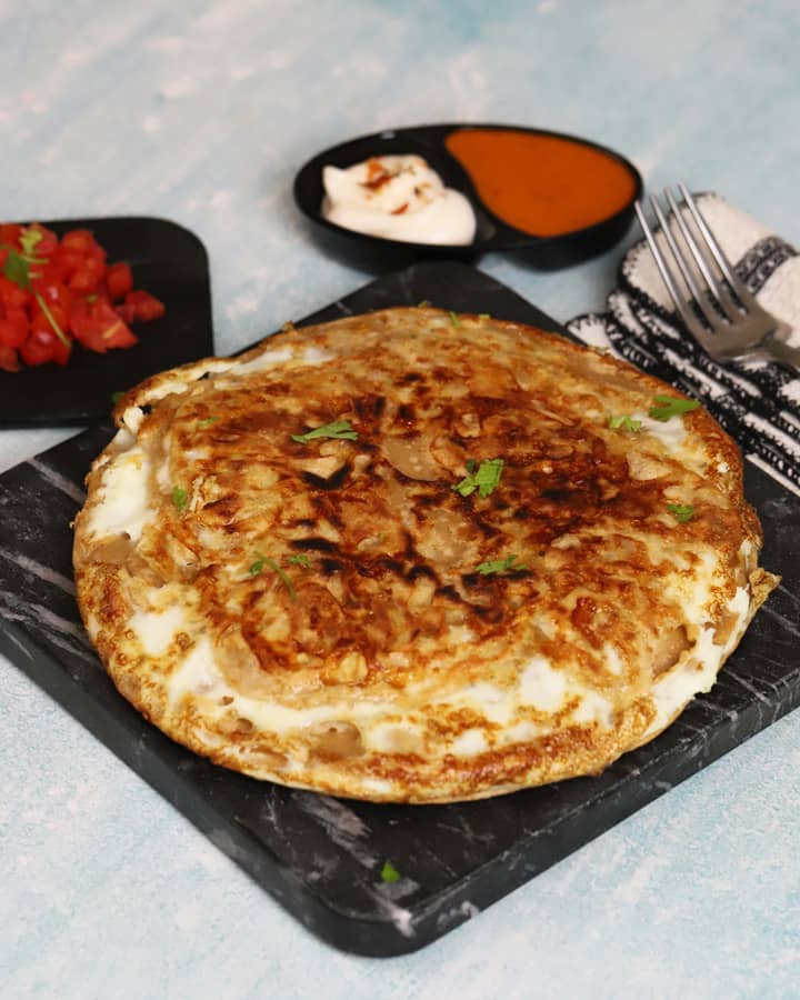 Healthy breakfast anda paratha