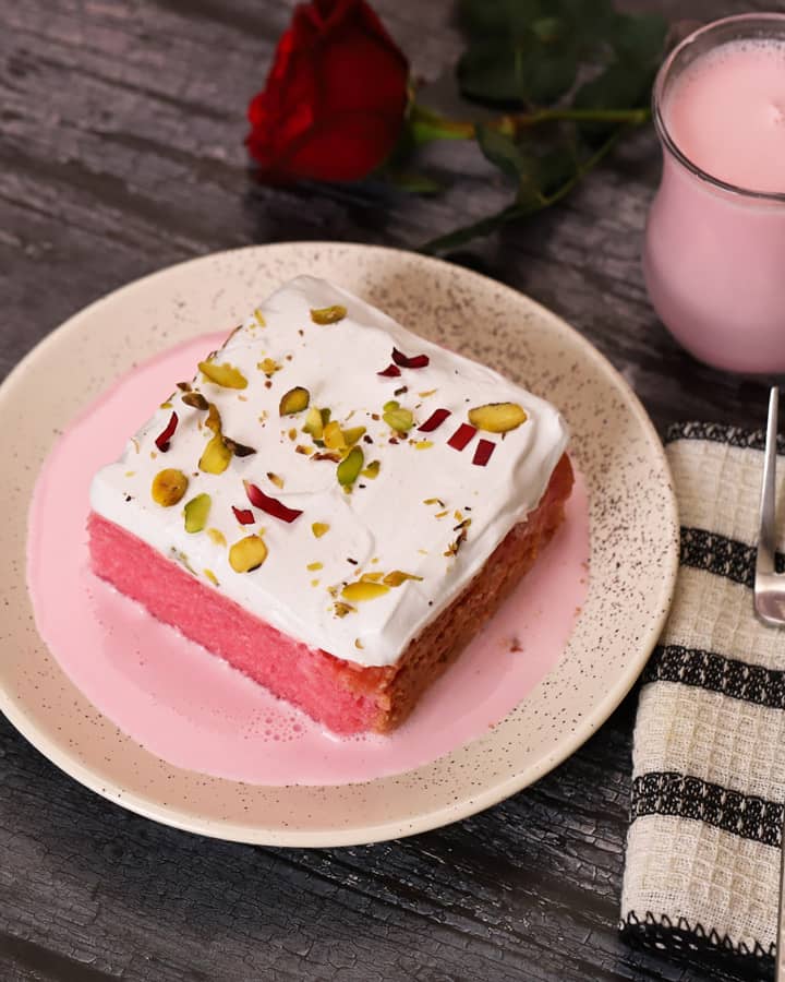 Cooker rose milk cake