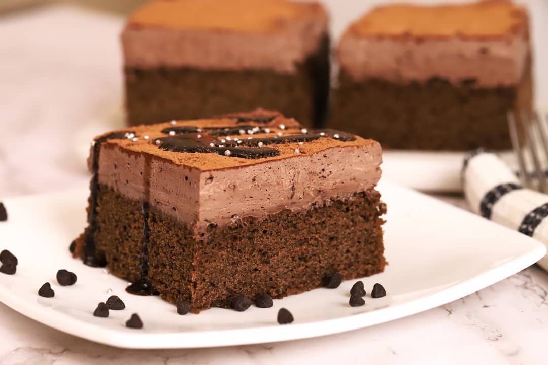 Eggless chocolate mousse cake