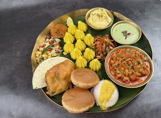 Ganapati vishesh veg thali