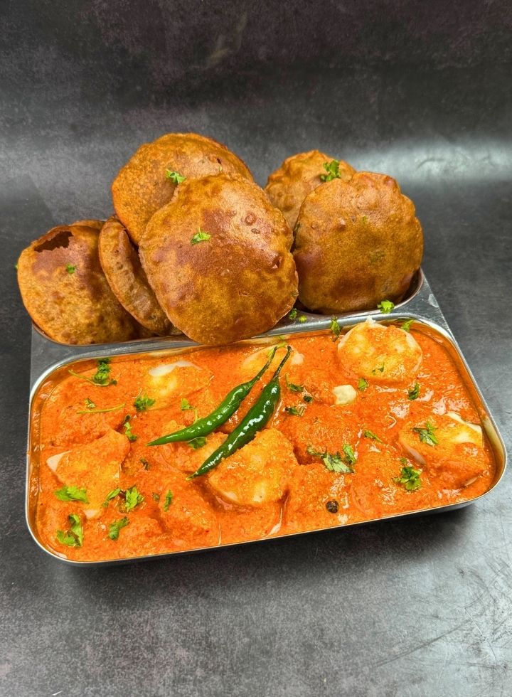 Upwas Batata rassa and puri