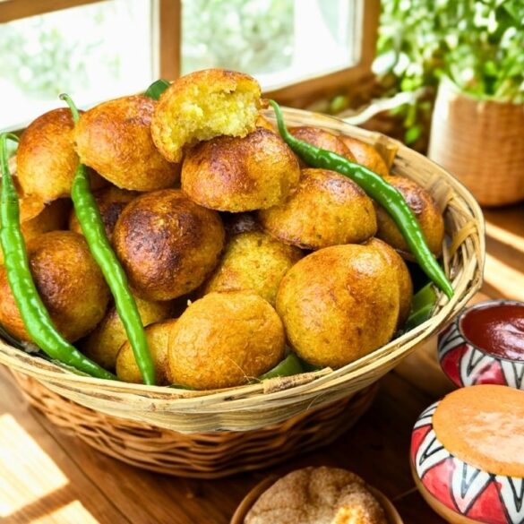 Upwasache Appe and Chutney
