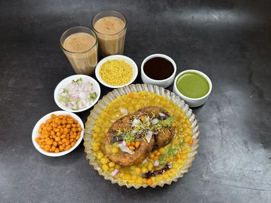 Street style ragda patties