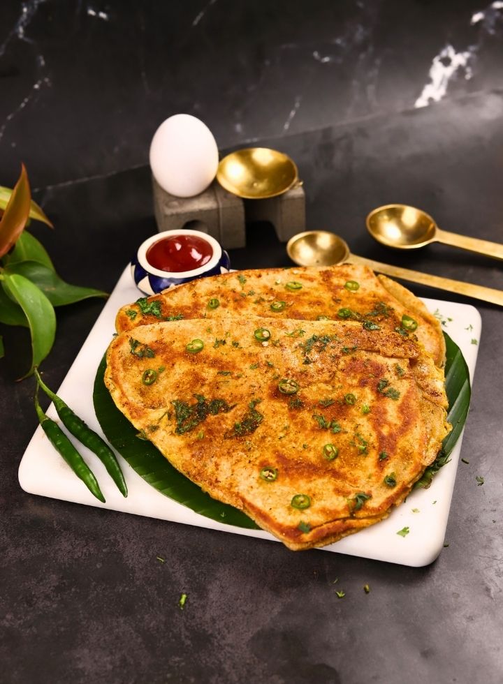 Street style anda paratha