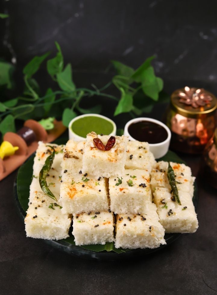 Dhokla and chutney