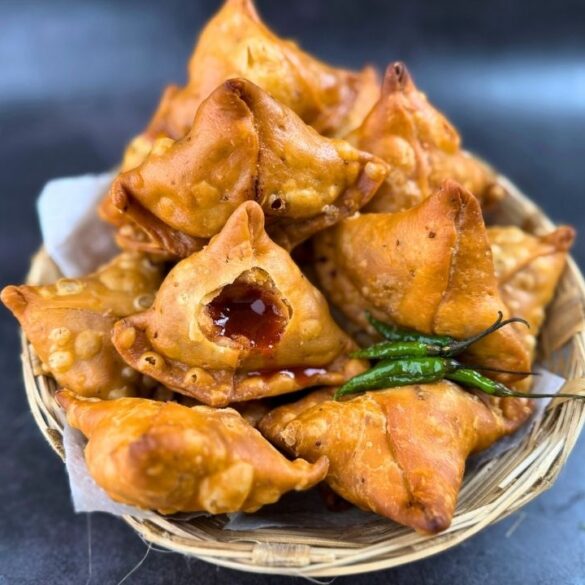 Crunchy and Crispy Samosa