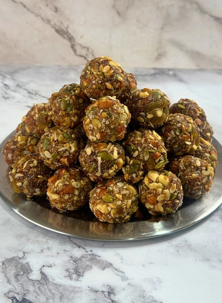 Dry fruit ladoo