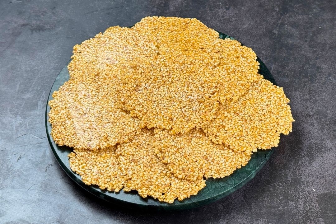 Crispy and Crunchy Til Papdi